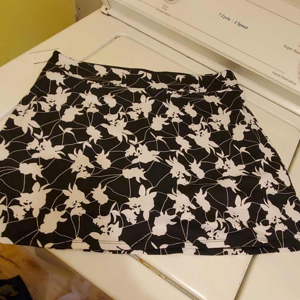 super cute skort! Like new